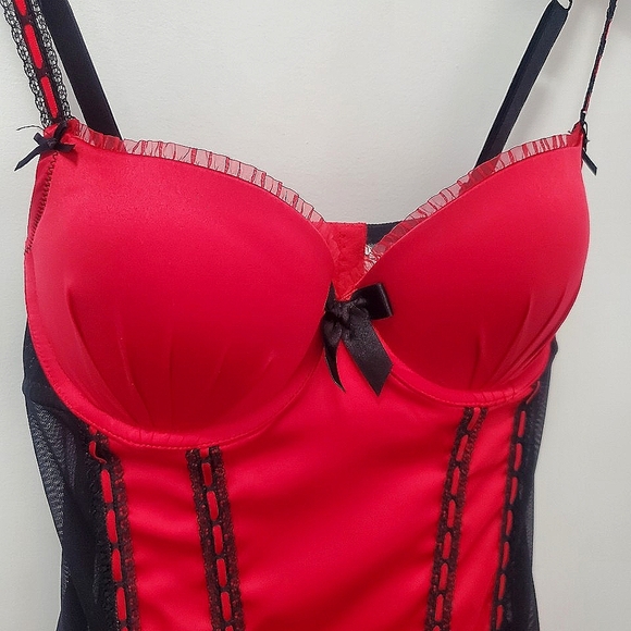 La Senza Red Satin Linergie Set in Size Small NWT - Picture 3 of 9